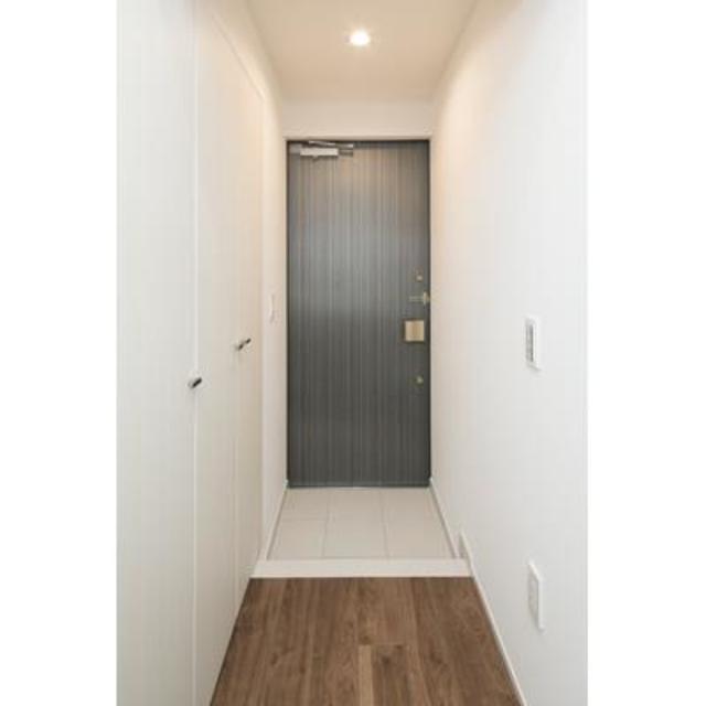 玄関　※写真は同タイプ住戸です。