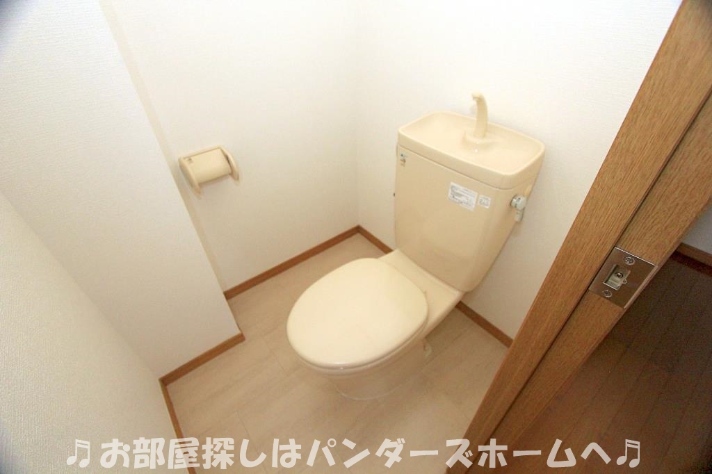 スランアムールのトイレ写真