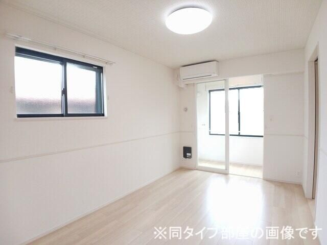 居室・リビング　同タイプ部屋の写真です。