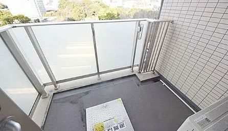 バルコニー　外からの目が気にならないバルコニーで洗濯物が干せます