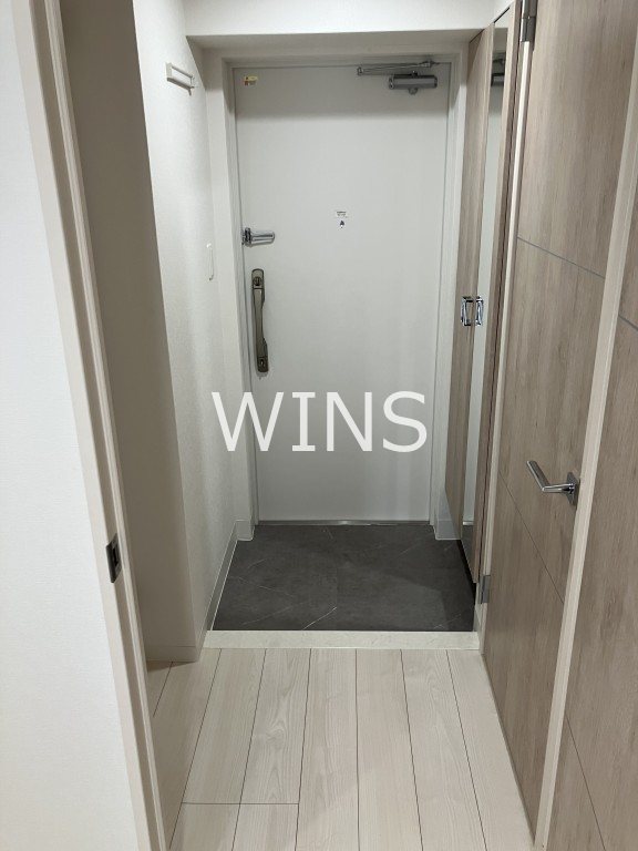 玄関　※別部屋参考写真です。