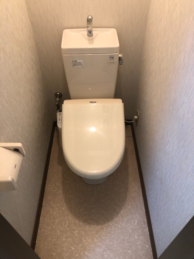 トイレ　ウォシュレット付きのトイレです。