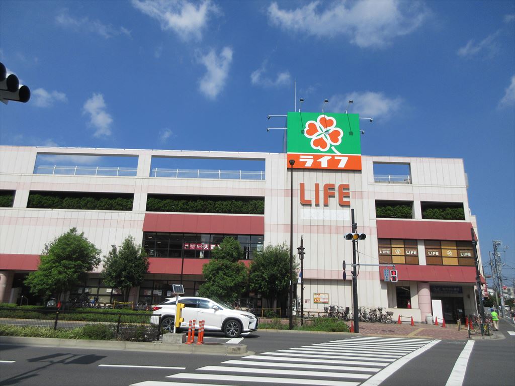 スーパー　ライフ千川駅前店（スーパー）まで376m