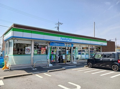 コンビニ　ファミリーマート　天間高屋店（コンビニ）まで700m