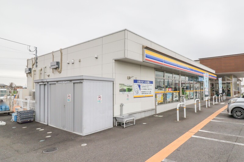 コンビニ　ミニストップ伊勢崎境百々店（コンビニ）まで558m