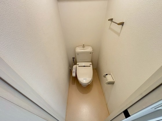 トイレ　※別号室のお写真です