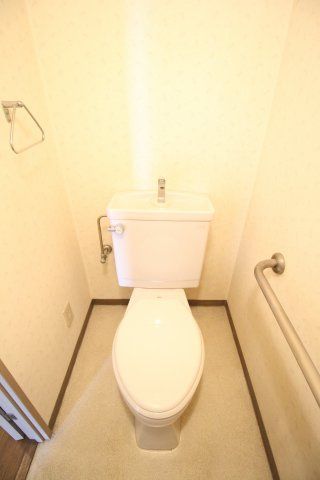 トイレ　（別タイプ参考写真）ファミールコジマ　北区田端新町3
