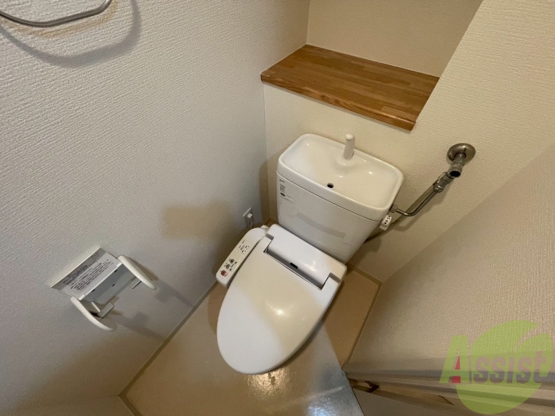 トイレ　シャワートイレになっているので快適です！