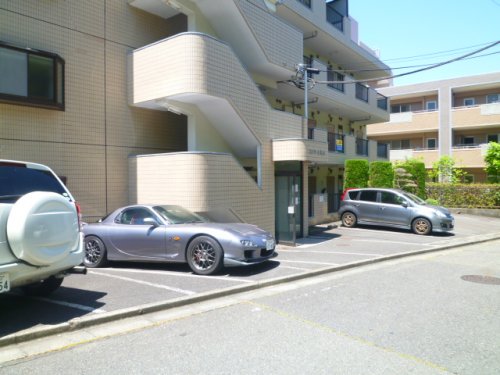 その他　月額12 000円の敷地内平置駐車場（その他）まで1m