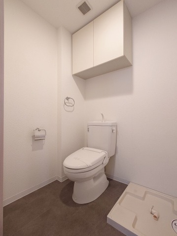 その他　落ち着いた色調のトイレです♪