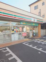 コンビニ　セブンイレブン足立竹ノ塚駅西店（コンビニ）まで180m