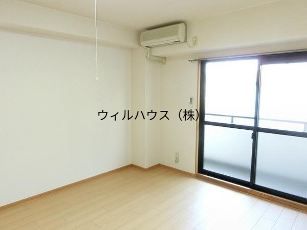 居室・リビング　広々とした洋室！