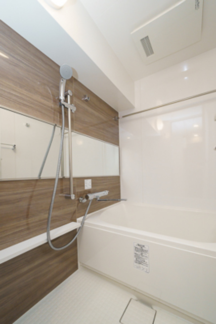 バス・シャワールーム　※写真は同タイプ住戸です。