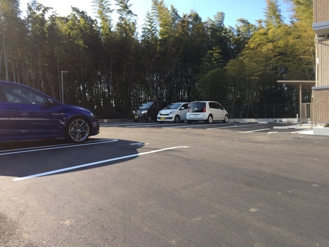 駐車場　駐車場