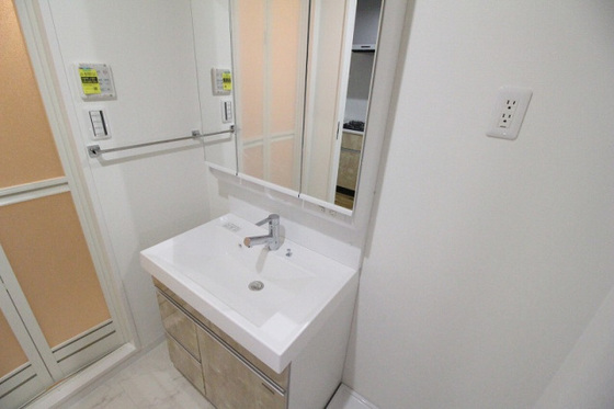 洗面設備　※別部屋の写真です