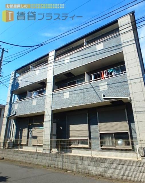 建物外観　駅までまっすぐ。迷う心配ありません