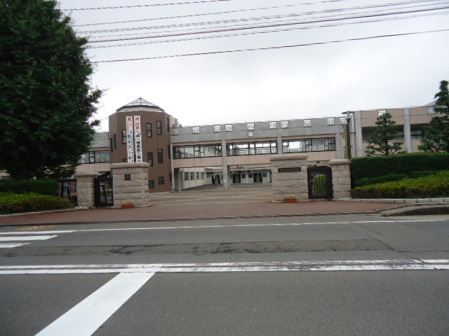 高校・高専　長崎県立大村工業高等学校（高校・高専）まで902m