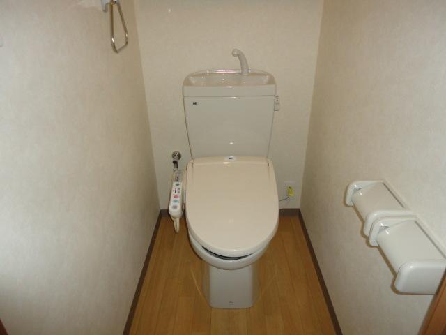 トイレ　シャワー付きトイレ