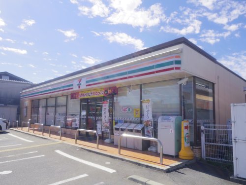 コンビニ　セブンイレブン 田原本鍵店（コンビニ）まで555m