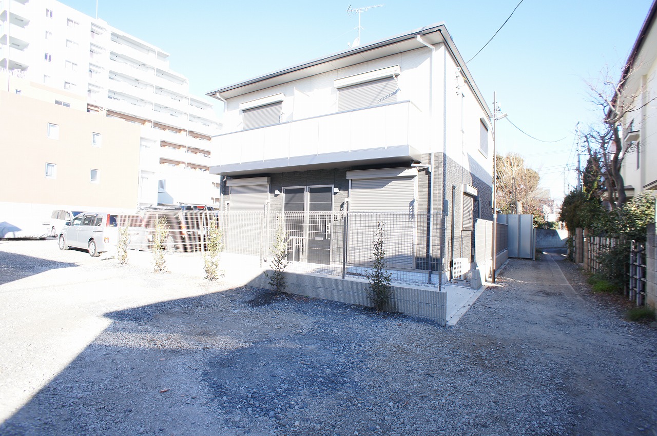 2LDK Apartment in Nakano, Tokyo - Image 1