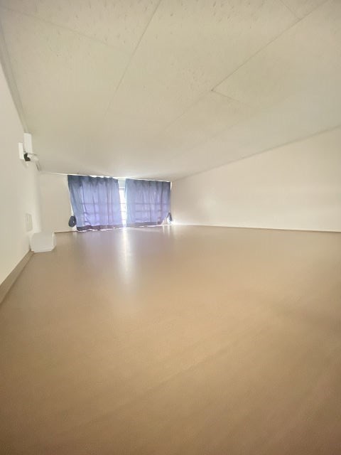 その他部屋・スペース　広くて明るい寝室