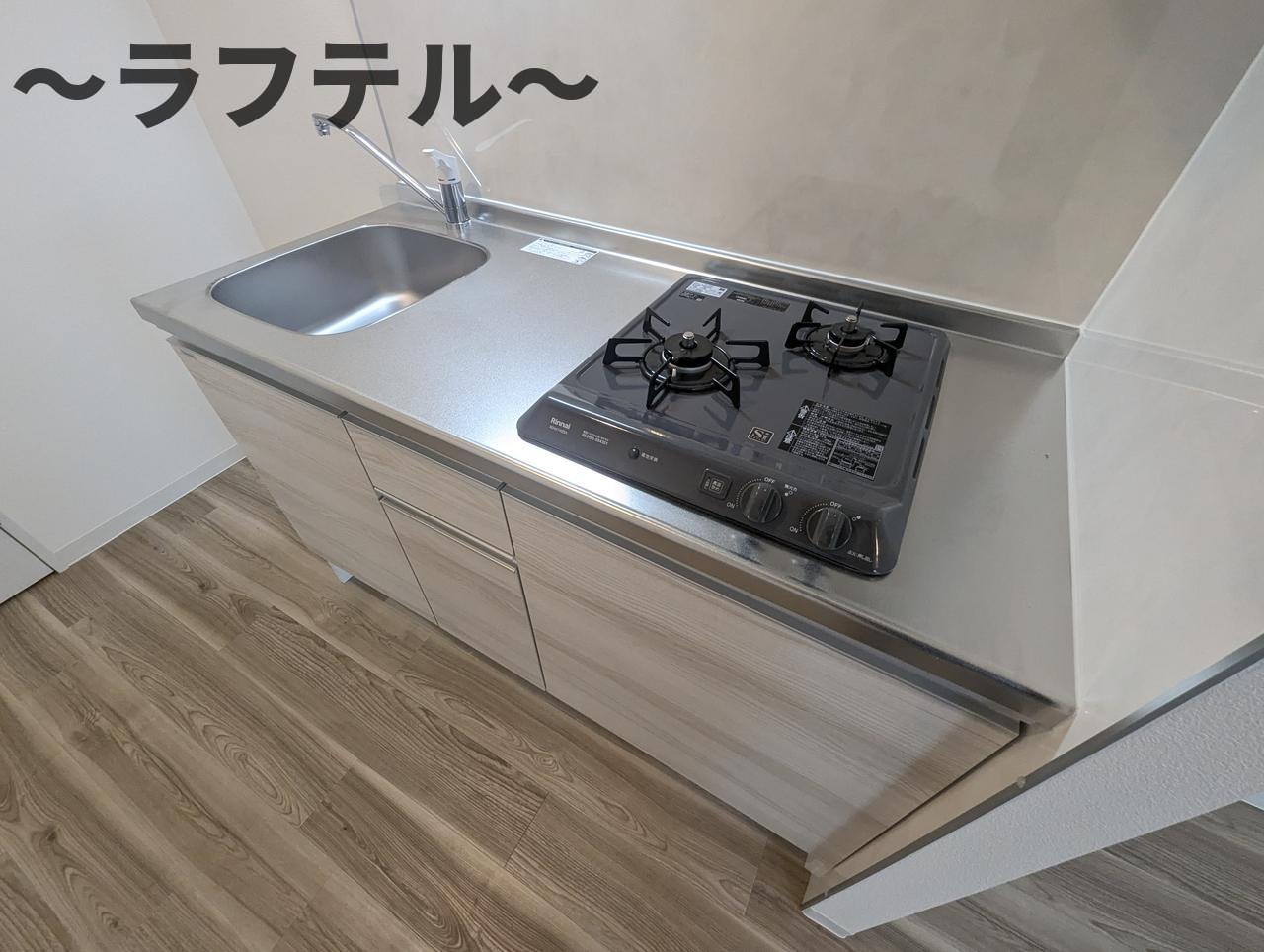 キッチン　同メーカー施工　別部屋イメージ写真