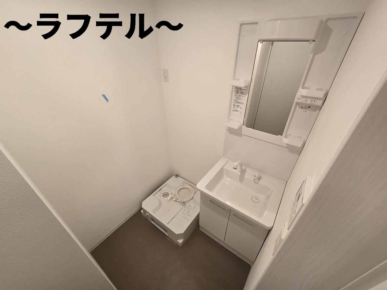 洗面設備　同メーカー施工　別部屋イメージ写真