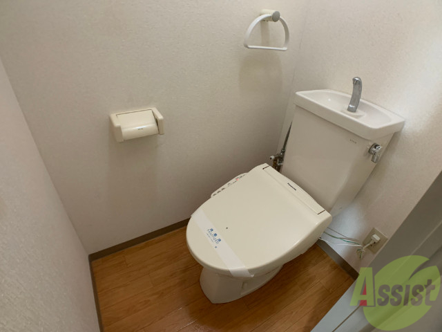 トイレ　トイレはウォシュレット機能が付いているのが嬉しいポイントです