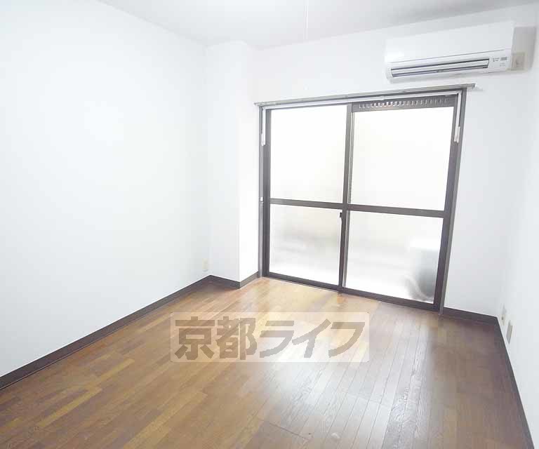 居室・リビング　広めのお部屋です。