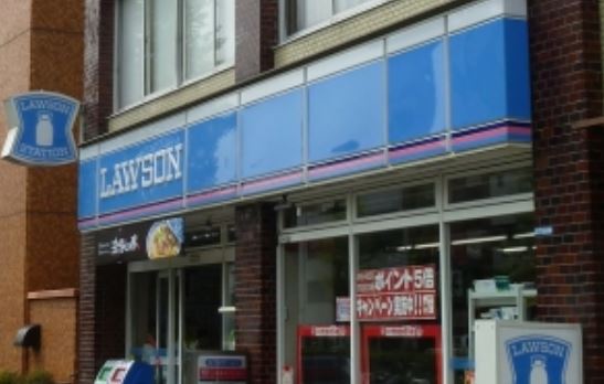 コンビニ　ローソン麻布三ノ橋店（コンビニ）まで81m