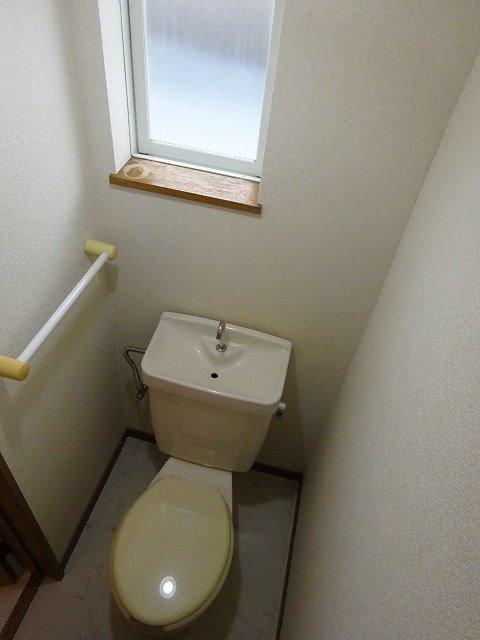 トイレ　参考写真（同物件別部屋）
