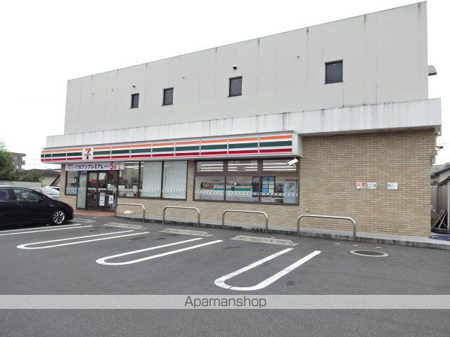 コンビニ　セブンイレブン（コンビニ）まで574m