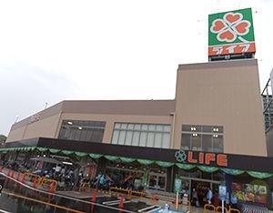 スーパー　ライフ東淡路店（スーパー）まで636m