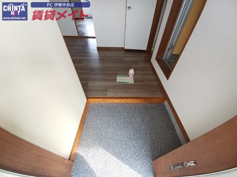 玄関　別部屋反転写真