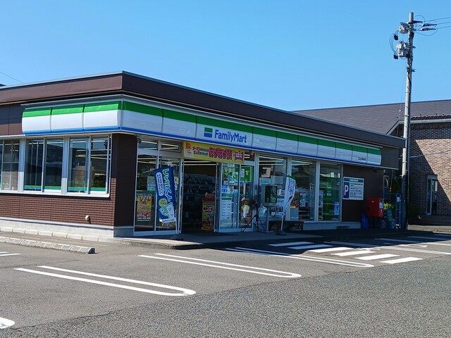 コンビニ　ファミリーマート北上江釣子店（コンビニ）まで287m