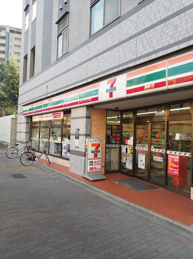 コンビニ　セブンイレブン 京都堀川松原店（コンビニ）まで135m