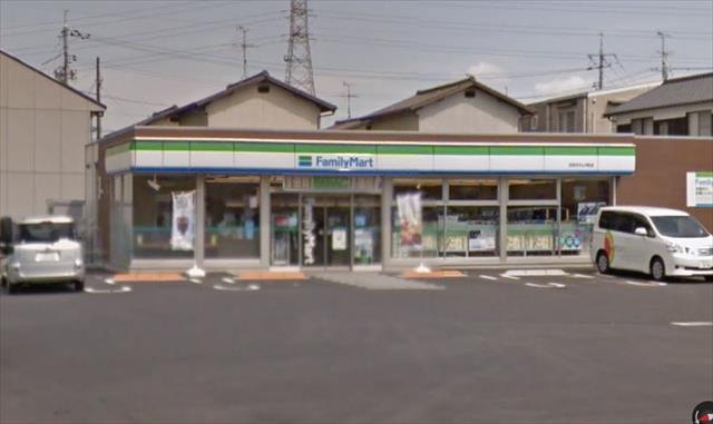 コンビニ　ファミリーマート花尻ききょう町店（コンビニ）まで661m