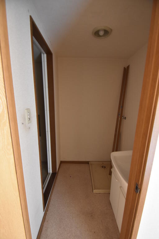 洗面設備　洗面脱衣所。室内洗濯機置場あります。