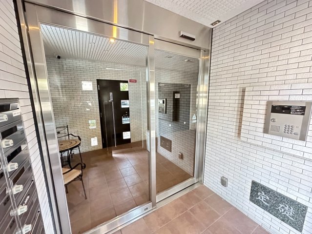 エントランス　詳細は、RISUMO江坂本店までお問合せください♪