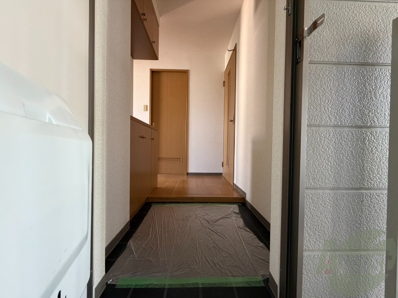玄関　玄関の様子です。明るい印象ですね。気分もあがりそう。