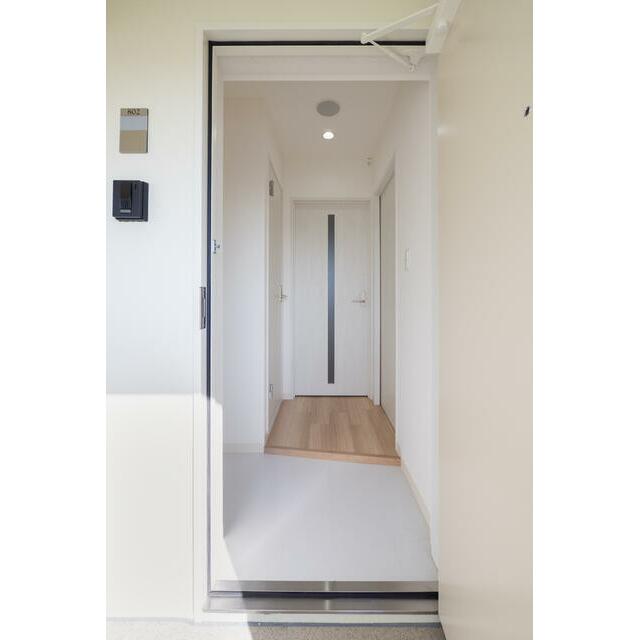 玄関　同タイプ別部屋の写真です。