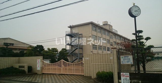 中学校　福岡市立元岡中学校（中学校）まで2584m