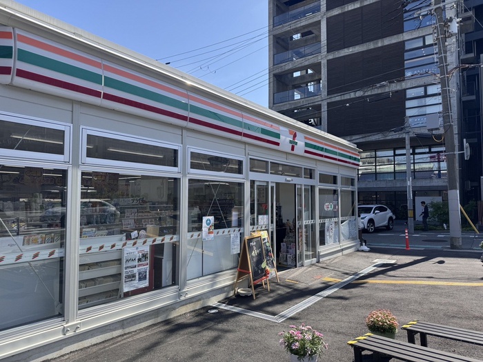 コンビニ　セブンイレブン（コンビニ）まで350m