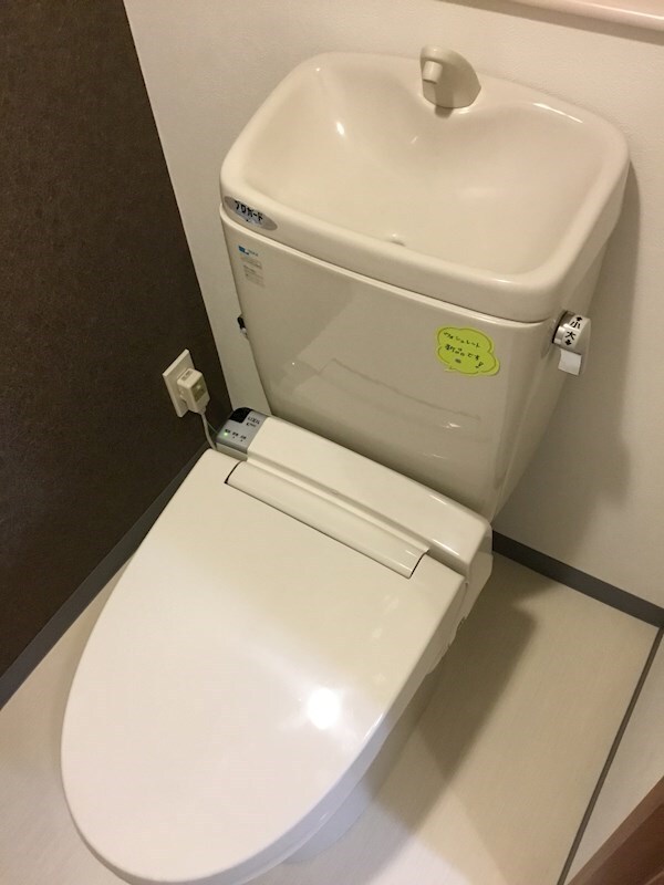 トイレ　ウィステリアコート