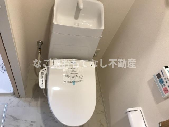 トイレ　※写真は別号室