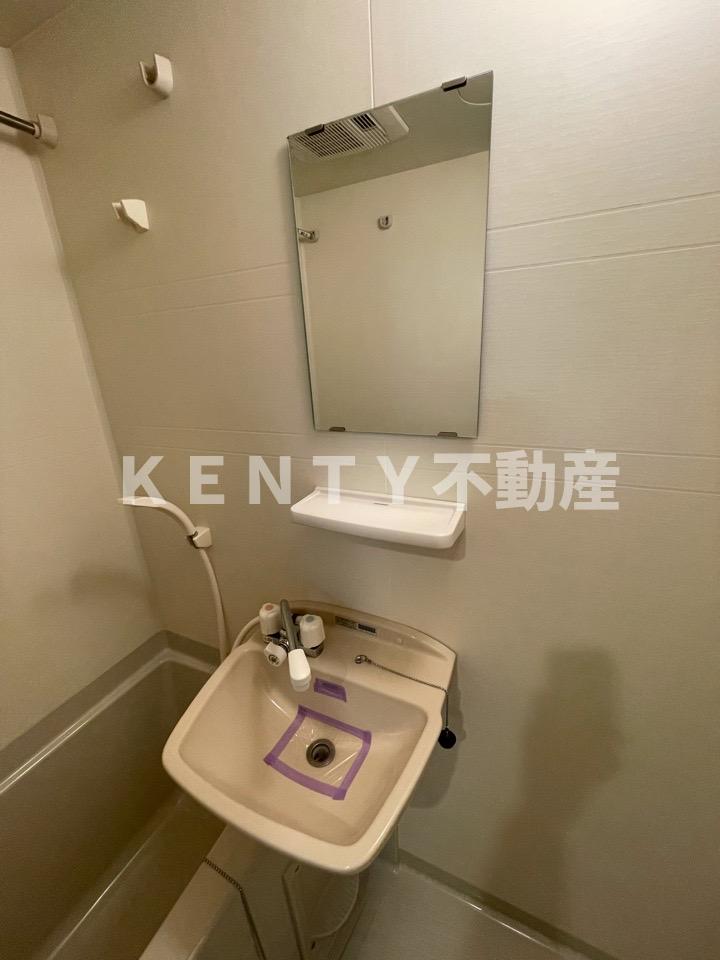 洗面設備　脱衣スペースもあります