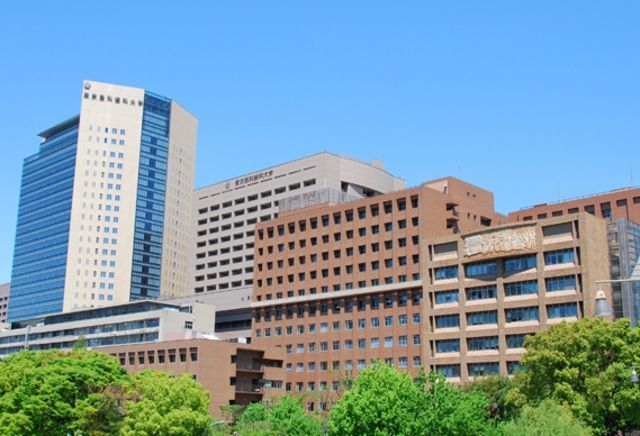 病院　東京医科歯科大学医学部附属病院（病院）まで902m