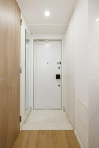 玄関　※写真は同タイプ住戸です。