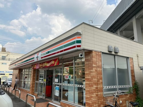 コンビニ　セブンイレブン 名古屋豊田2丁目店（コンビニ）まで302m