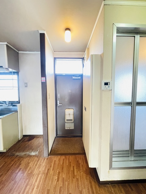 玄関　写真は別部屋参考写真★